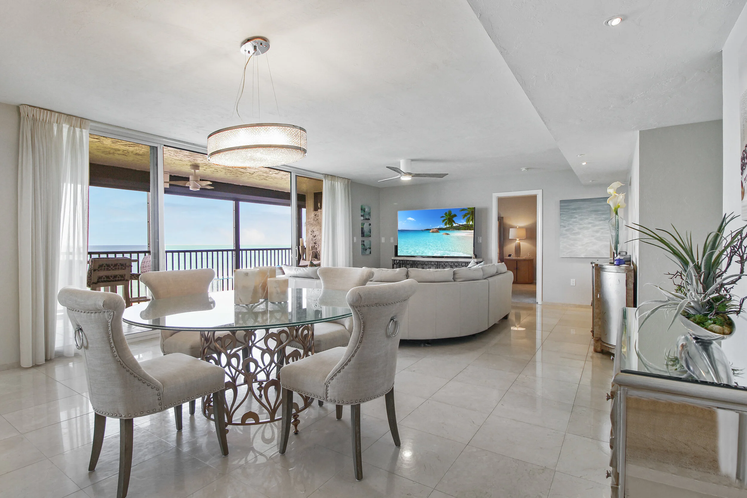 Luxury Living Perfected: Partner with the Janet Berry Home Team in Florida’s Elite Golf Communities